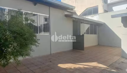 Casa residencial disponível para Locação no bairro Tabajaras  em Uberlândia-MG