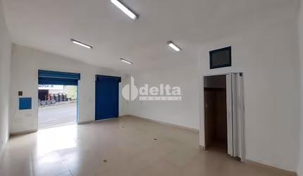 Loja disponível para locação no bairro Presidente Roosevelt em Uberlândia-MG.