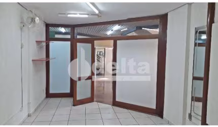 Loja disponível para locação no bairro Lídice em Uberlândia-MG.