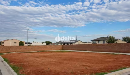 Área de Esquina disponível para Venda 1388 m² no bairro Shopping Park em Uberlândia-MG