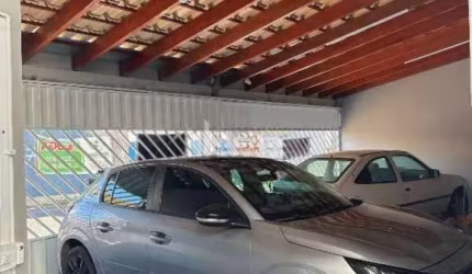 Casa de Colônia disponível para venda no bairro Custódio Pereira em Uberlândia-MG