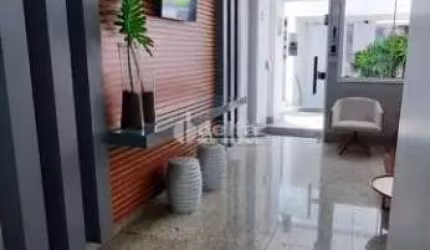 Apartamento disponível para venda no bairro Santa Mônica em Uberlândia-MG