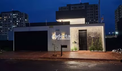 Casa residencial disponível para venda no bairro Praça Alto Umuarama em Uberlândia-MG