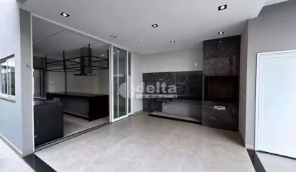 Casa no condomínio Park Sul disponível para venda em Uberlândia-MG
