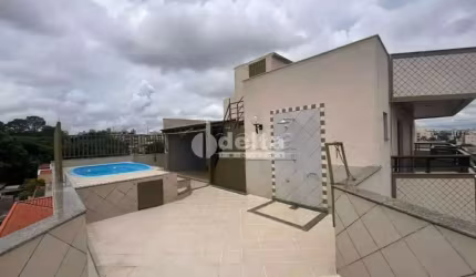 Cobertura disponível para venda no bairro Brasil em Uberlândia-MG