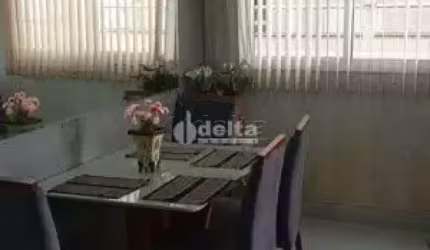 Apartamento disponível para venda no bairro Segismundo Pereira em Uberlândia-MG