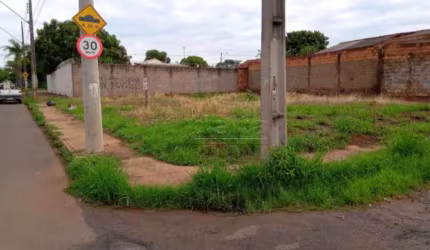 Terreno disponível para venda no bairro São Jorge em Uberlândia-MG