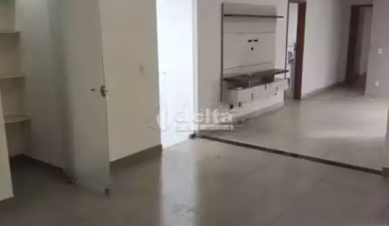 Casa no condomínio Bosque das Gameleiras disponível para venda em Uberlândia-MG
