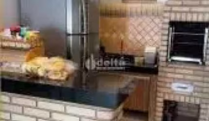 Casa residencial disponível para venda no bairro Taiaman em Uberlândia-MG