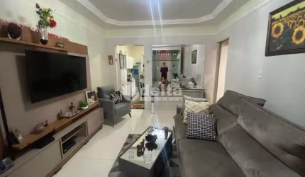 Casa residencial disponível para venda no bairro São Jorge em Uberlândia-MG