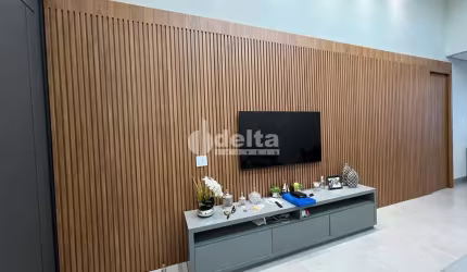 Casa residencial disponível para venda no bairro Grand Ville em Uberlândia - MG.