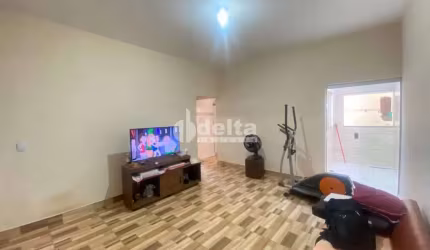 Casa residencial disponível para venda no bairro São Jorge em Uberlândia-MG