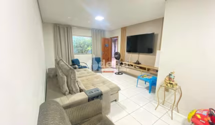 Casa residencial disponível para venda e locação no bairro Santa Luzia em Uberlândia-MG