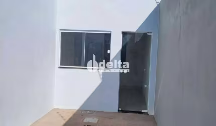 Casa residencial disponível para venda no bairro Jardim Sucupira em Uberlândia - MG.