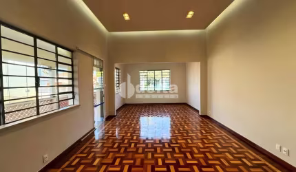 Casa Comercial disponível para locação/Venda no bairro Centro em Uberlândia-MG