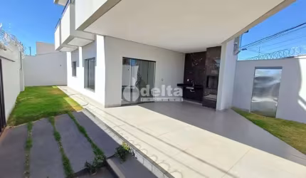 Casa residencial disponível para venda no bairro Laranjeiras em Uberlândia-MG
