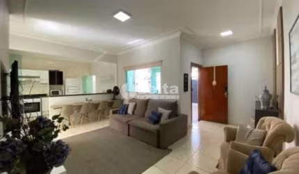 Casa disponível para venda no bairro Granada em Uberlândia-MG
