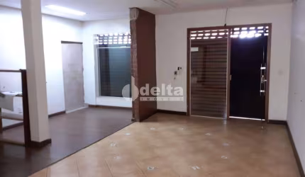 Prédio disponível para venda no bairro Osvaldo Rezende em Uberlândia-MG