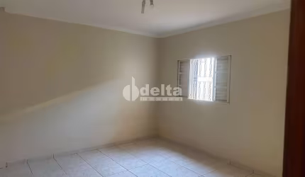 Casa residencial disponível para locação e venda no bairro Planalto em Uberlândia MG