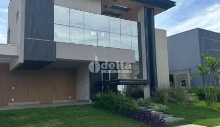 Casa no condomínio Jardim Versailles disponível para venda em Uberlândia-MG