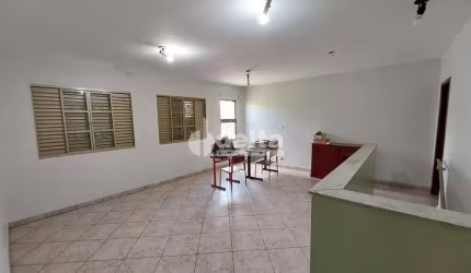 Casa Residencial disponível para Venda no bairro Custódio Pereira em Uberlândia-MG