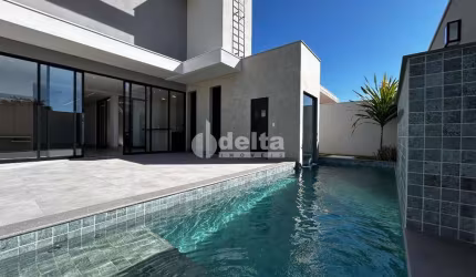 Casa no condomínio Splendido disponível para venda em Uberlândia-MG