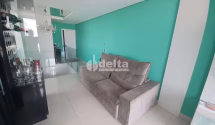 Cobertura disponível para locação e venda no bairro Tibery em Uberlândia-MG