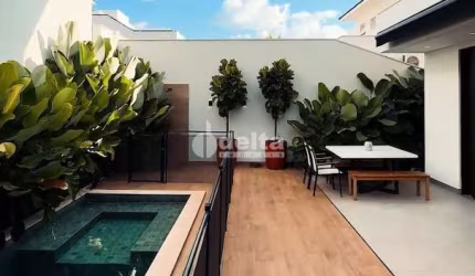 Casa no condomínio Gávea Paradiso disponível para venda em Uberlândia-MG