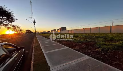 Terreno disponível para venda 275 m² no bairro Grand Ville em Uberlândia-MG