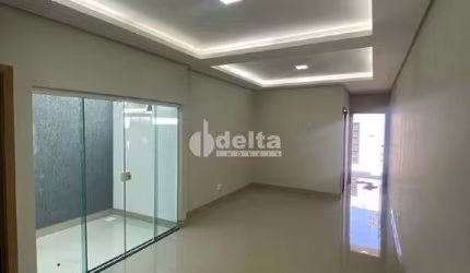 Casa residencial disponível para venda no bairro Jardim Brasília em Uberlândia-MG