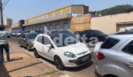 Prédio disponível para locação e venda no bairro Bom Jesus em Uberlândia-MG.