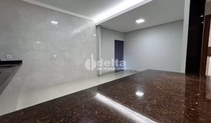 Casa Residencial disponível para venda no bairro Santa Mônica em Uberlândia-MG