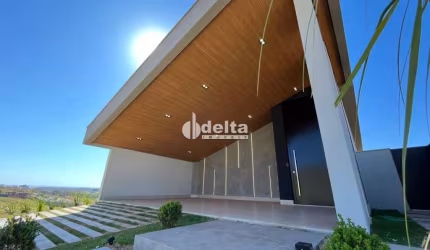 Casa no condomínio Terras Alpha disponível para venda em Uberlândia-MG