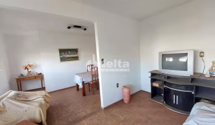 Casa disponível para venda no bairro Bom Jesus em Uberlândia-MG