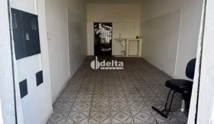 Casa comercial disponível para venda no bairro Tocantins em Uberlândia-MG