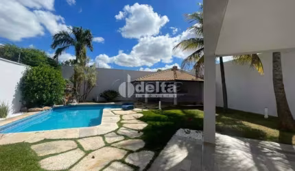 Casa residencial disponível para locação e venda no bairro Morada da Colina em Uberlândia-MG