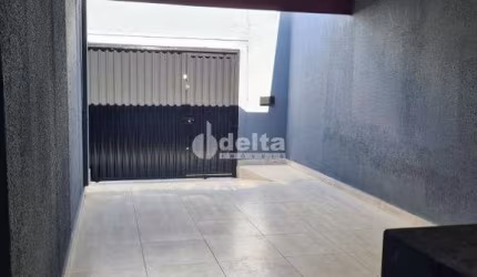 Casa residencial disponível para venda no bairro Nova Uberlândia em Uberlândia-MG