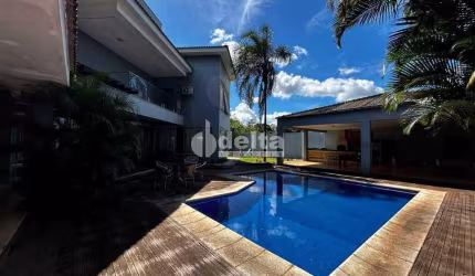 Casa residencial disponível para venda no bairro Mansões Aeroporto em Uberlândia-MG