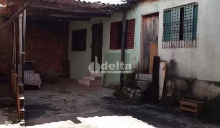 Terreno disponível para venda no bairro Presidente Roosevelt em Uberlândia-MG