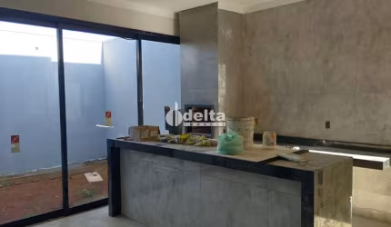 Casa residencial disponível para locação e venda no bairro Aclimação em Uberlândia-MG