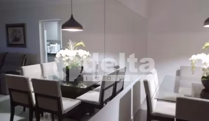 Apartamento disponível para locação e venda no bairro Jardim Finotti em Uberlândia-MG