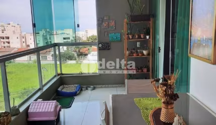 Apartamento disponível para venda no bairro Santa Mônica em Uberlândia-MG