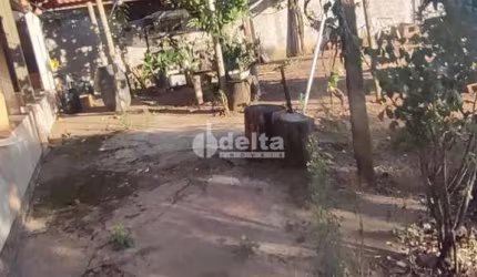 Chácara Residencial disponível para Venda no bairro Distrito Industrial em Uberlândia-MG