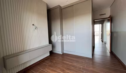 Cobertura disponível para venda no bairro Granada em Uberlândia-MG