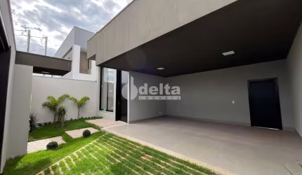 Casa residencial disponível para venda no bairro Grand Ville em Uberlândia - MG.