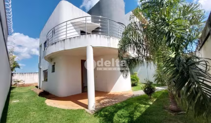 Casa residencial disponível para venda no bairro Grand Ville em Uberlândia - MG.