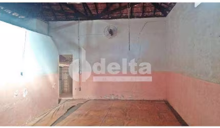 Galpão disponível para venda no bairro Martins em Uberlândia-MG