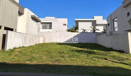 Terreno no Condomínio disponível para venda no bairro Nova Uberlândia em Uberlândia-MG