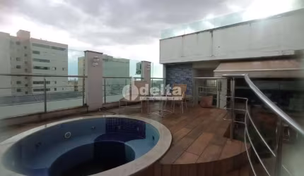 Cobertura  disponível para venda no bairro Santa Mônica em Uberlândia-MG