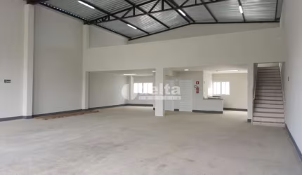 Galpão disponível para venda no bairro Shopping Park em Uberlândia-MG